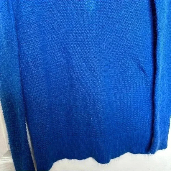 Cardigan Knit  Blue Size Medium - Picture 10 of 16